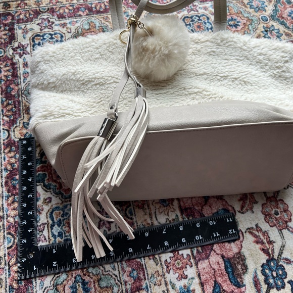 EUC Sondra Robert cream faux fur & leather shoulder tote bag - Picture 8 of 8